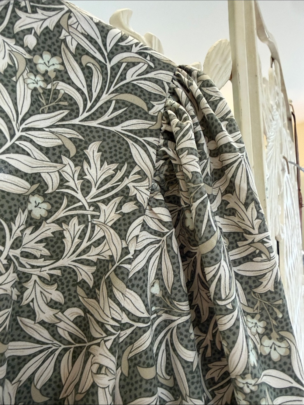 H&M Green and White Leaf-Print Dress - Picture 7 of 8